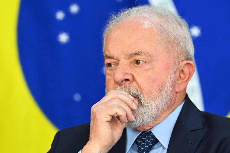 30 deputados protocolam pedido de impeachment de Lula