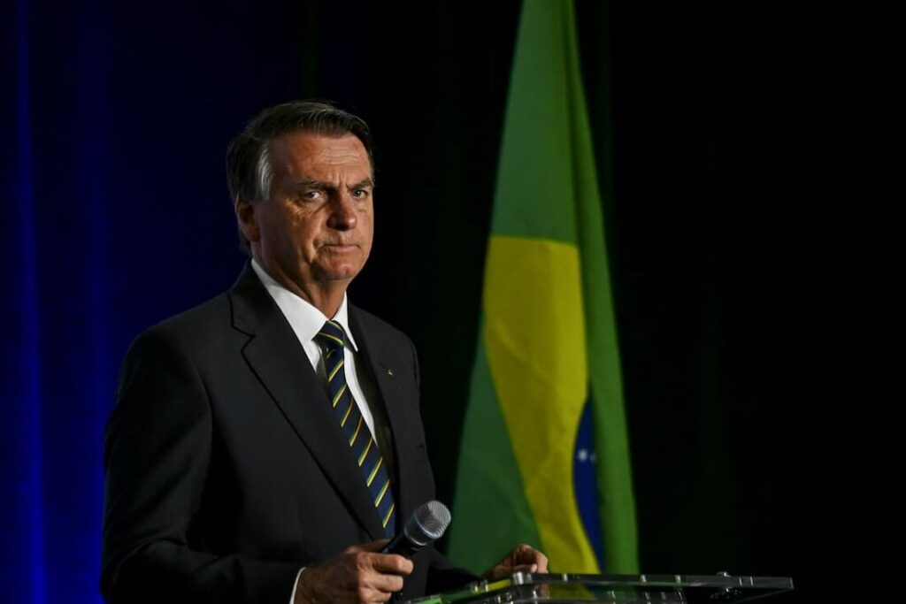 Com Bolsonaro retornando ao Brasil, povo vai voltar às ruas