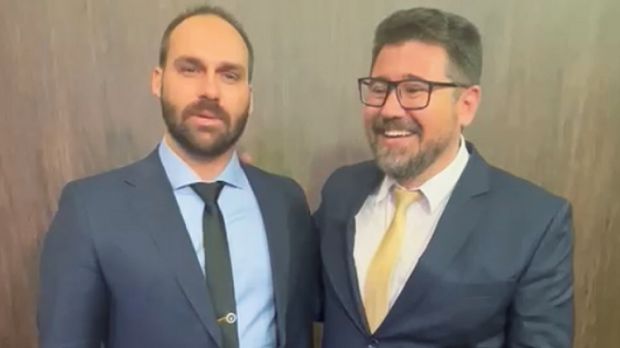 Eduardo Bolsonaro e Marcos Pollon destacam trabalho de João Henrique em visita do deputado à Câmara