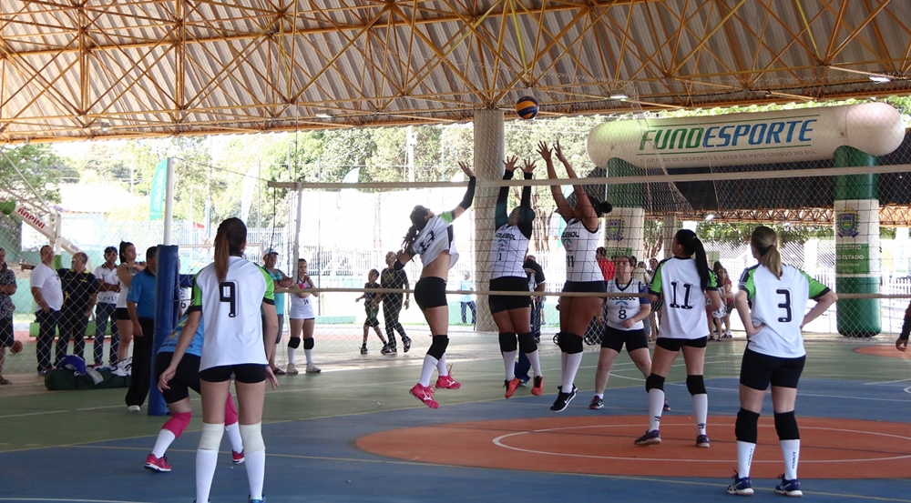 Poliesportivo abre inscrições gratuitas em futsal, basquete, vôlei e ciclismo