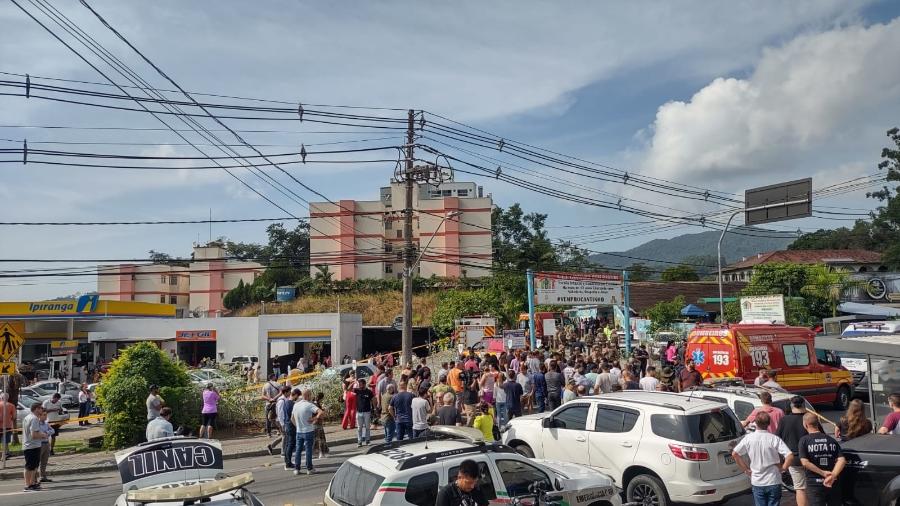 criancas-foram-atacadas-em-escola-infantil-de-blumenau-sc-homem-de-25-anos-se-entregou-a-policia-1680701705299_v2_900x506