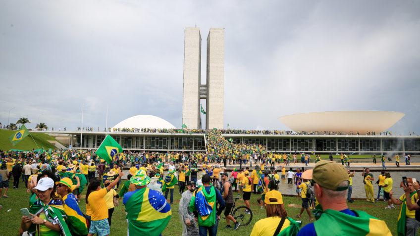 Maioria do STF vota para tornar réus 100 denunciados por atos do 8 de janeiro