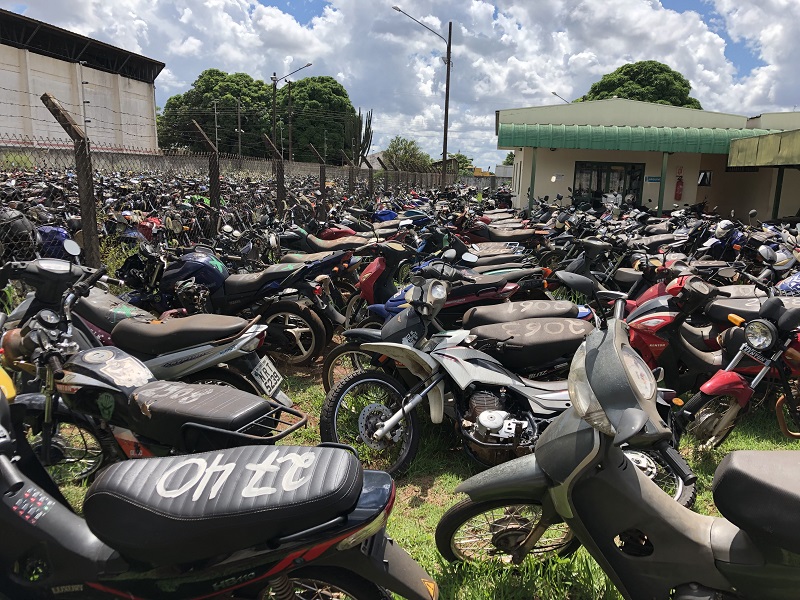 Motoristas de MS tem 10 dias para quitar dívidas e impedir leilão de carros e motos