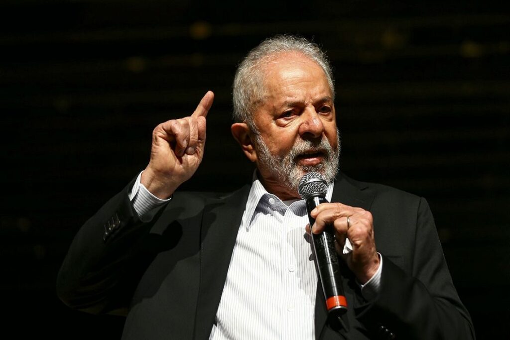 Lula volta a abrir fogo contra Campos Neto