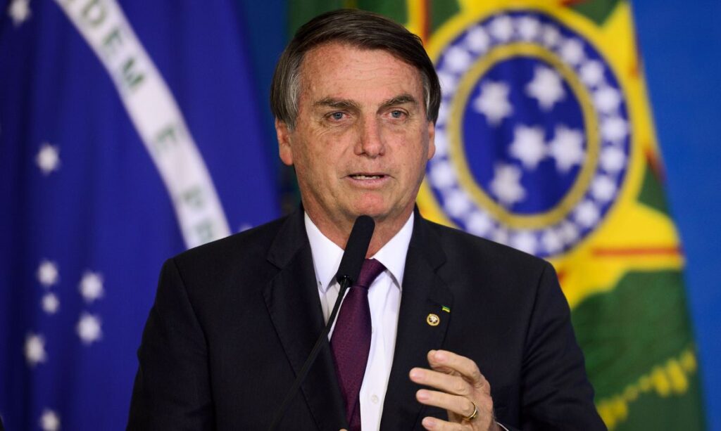 Bolsonaro aciona STF contra Lula