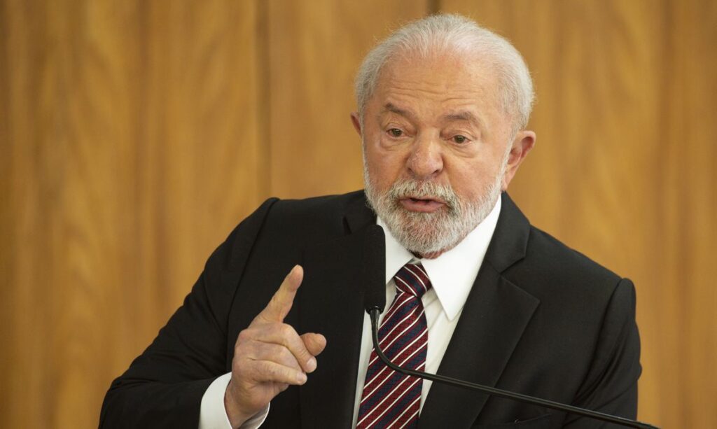 Produção industrial recua no governo Lula