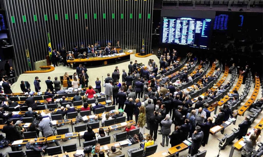 Congresso quer fundão recorde para eleição municipal de 2024