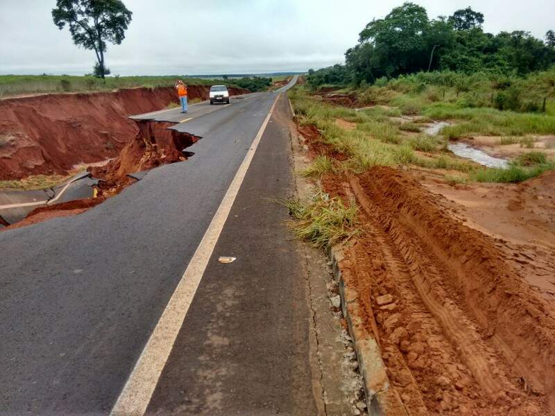 Rodovia que cedeu o asfalto e deu prejuízo de R$ 176 milhões ao governo passará por perícia