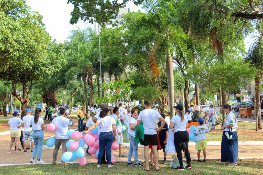 Marcha contra o aborto reúne manifestantes em Campo Grande